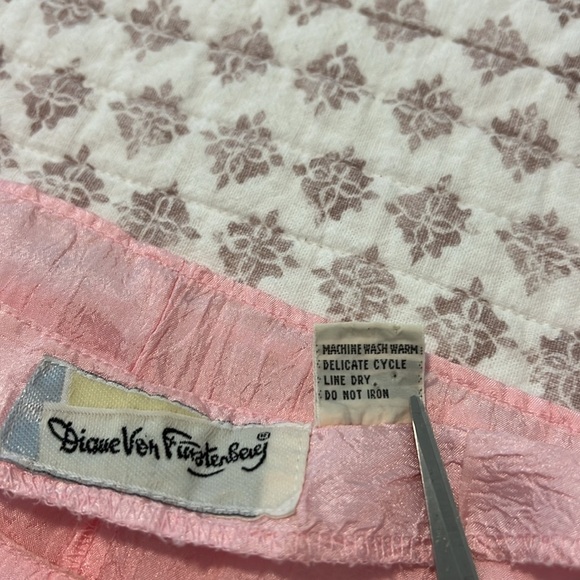 Vintage Diane Von Furstenburg Crinkled Pink Boxy Style Short Sleeve Blouse Top - Picture 5 of 7